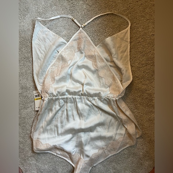 Flora Nikrooz lacy lingerie romper! NWT! - Picture 4 of 4